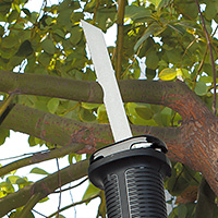 ブラックアンドデッカー-マルチツール-マルチのこぎり-使用例-木の枝切断（剪定）